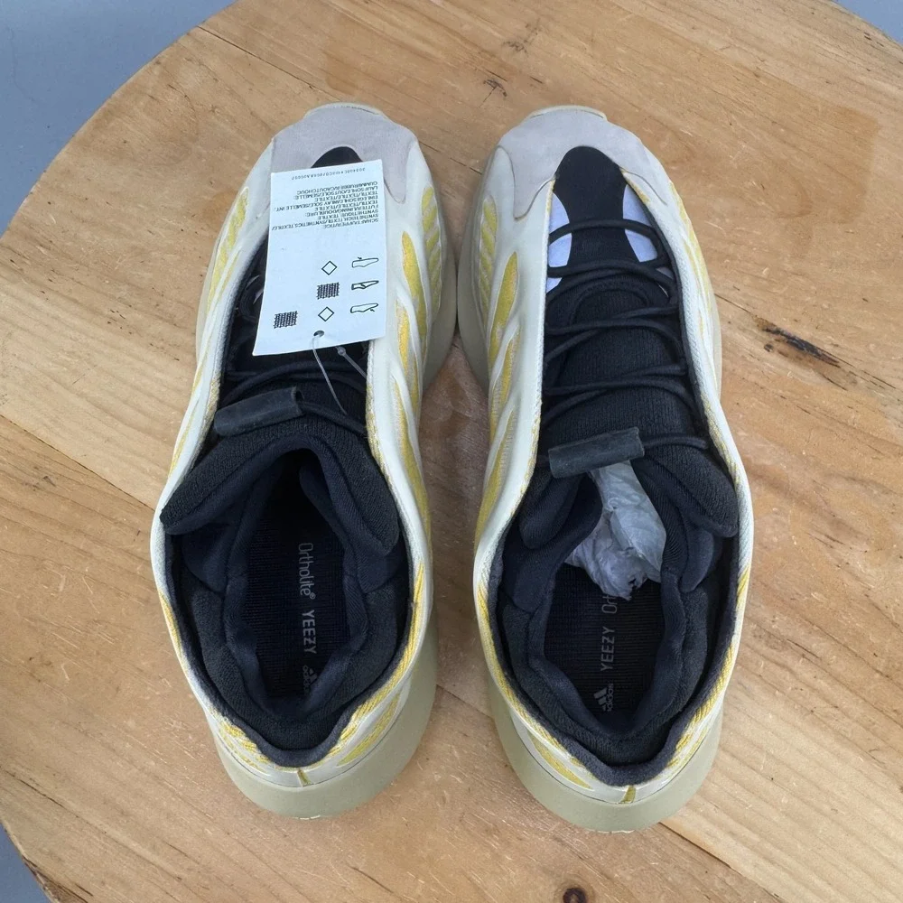 Adidas Yeezy 700 V3 Kids Size‎ 3.5 Shoes 'Safflower' Sneakers Yellow G54854  NEW
